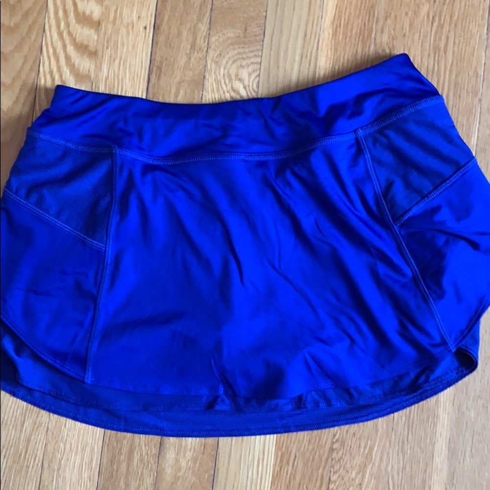 Athleta size M athletic skirt with under shorts